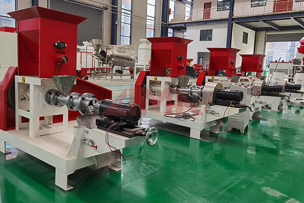 floating fish feed machine 3000kgs to 5000kgs per hour